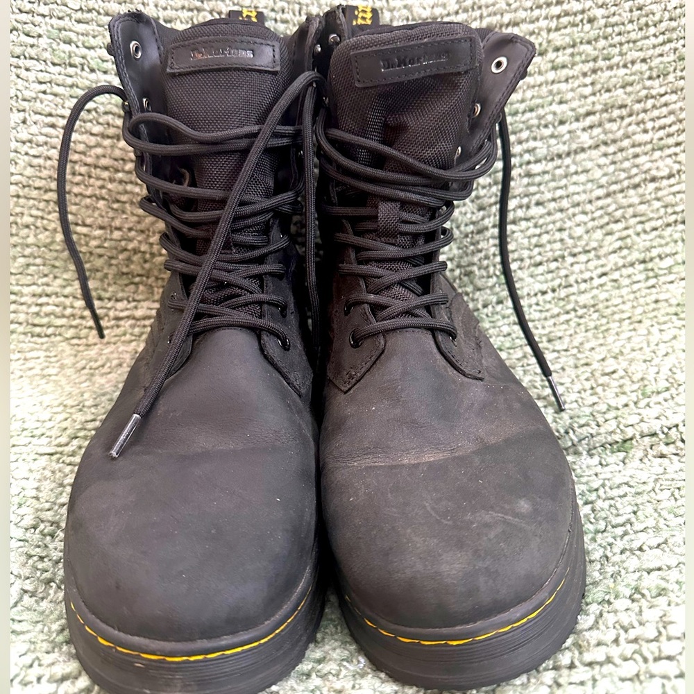 Men’s size 10 Dr Martens high top black boots